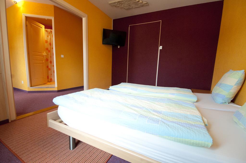 Hotel Bellavista "Bellevue" Saignelegier Ngoại thất bức ảnh