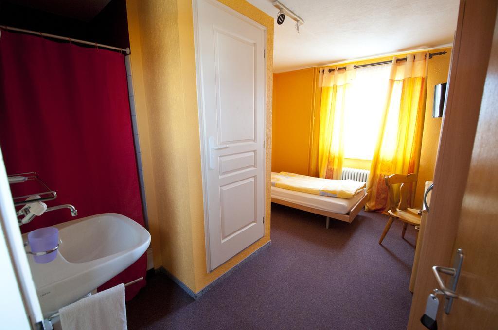 Hotel Bellavista "Bellevue" Saignelegier Ngoại thất bức ảnh