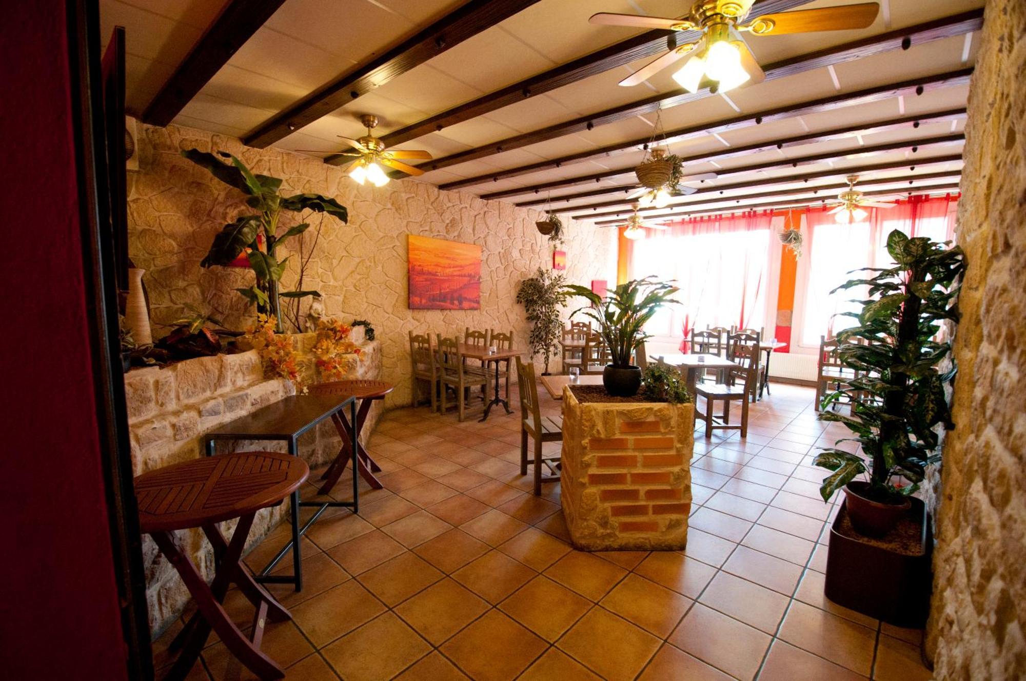 Hotel Bellavista "Bellevue" Saignelegier Ngoại thất bức ảnh